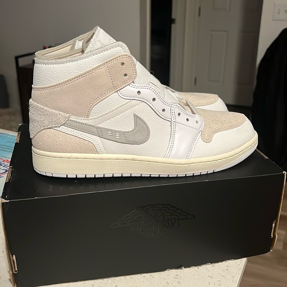 New Air Jordan 1 Mid SE CRAFT